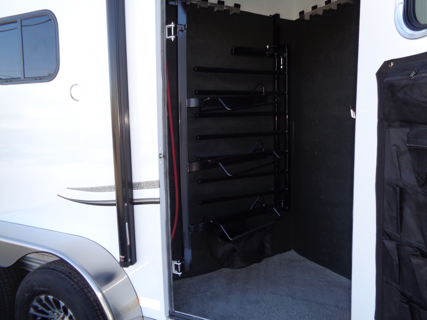 New 2026 Trails West * CLASSIC GN LQ 3-H 1212 * Classic LQ 3-Horse 1212 Side Tack GN Horse Trailer W/ Slide Out