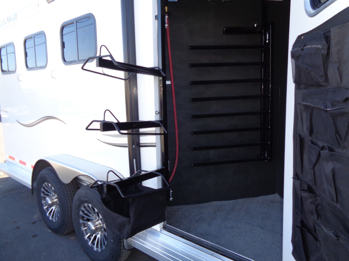 New 2026 Trails West * CLASSIC GN LQ 3-H 1212 * Classic LQ 3-Horse 1212 Side Tack GN Horse Trailer W/ Slide Out