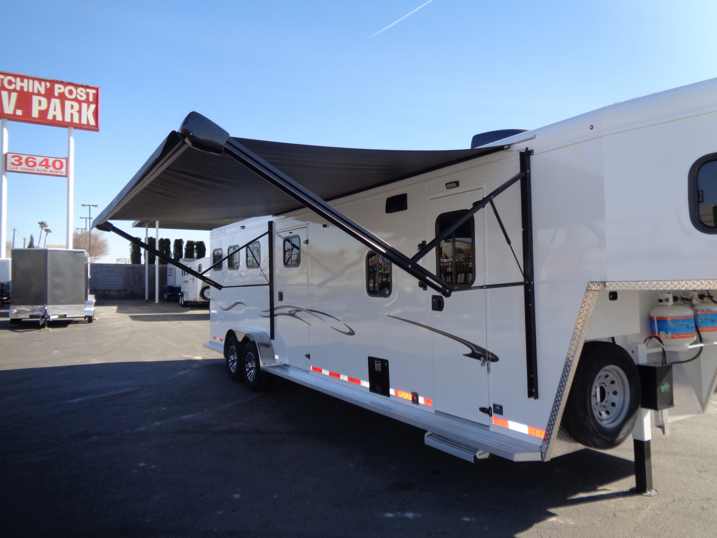 New 2026 Trails West * CLASSIC GN LQ 3-H 1212 * Classic LQ 3-Horse 1212 Side Tack GN Horse Trailer W/ Slide Out