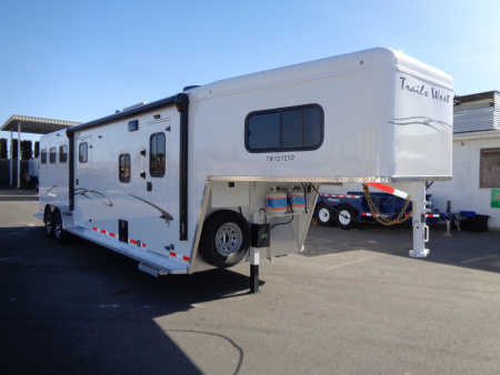 New 2026 Trails West * CLASSIC GN LQ 3-H 1212 * Classic LQ 3-Horse 1212 Side Tack GN Horse Trailer W/ Slide Out