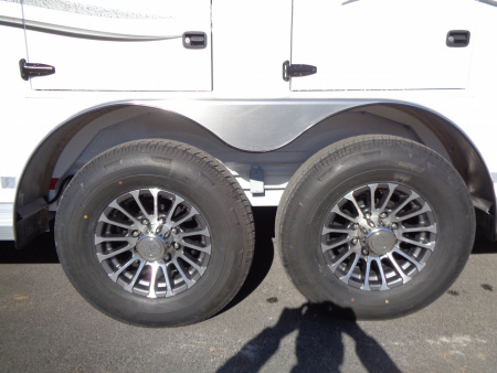 New 2026 Trails West * CLASSIC GN LQ 3-H 1212 * Classic LQ 3-Horse 1212 Side Tack GN Horse Trailer W/ Slide Out