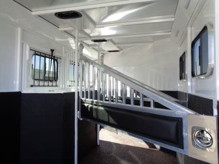 New 2026 Trails West * CLASSIC GN LQ 3-H 1212 * Classic LQ 3-Horse 1212 Side Tack GN Horse Trailer W/ Slide Out
