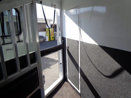 New 2026 Trails West * CLASSIC GN LQ 3-H 1212 * Classic LQ 3-Horse 1212 Side Tack GN Horse Trailer W/ Slide Out