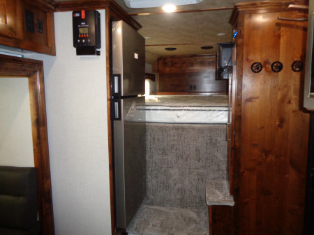 New 2026 Trails West * CLASSIC GN LQ 3-H 1212 * Classic LQ 3-Horse 1212 Side Tack GN Horse Trailer W/ Slide Out