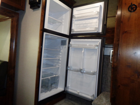 New 2026 Trails West * CLASSIC GN LQ 3-H 1212 * Classic LQ 3-Horse 1212 Side Tack GN Horse Trailer W/ Slide Out