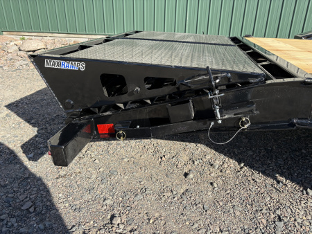 New 2026 22' Diamond C 16k LPX208 Equipment Trailer