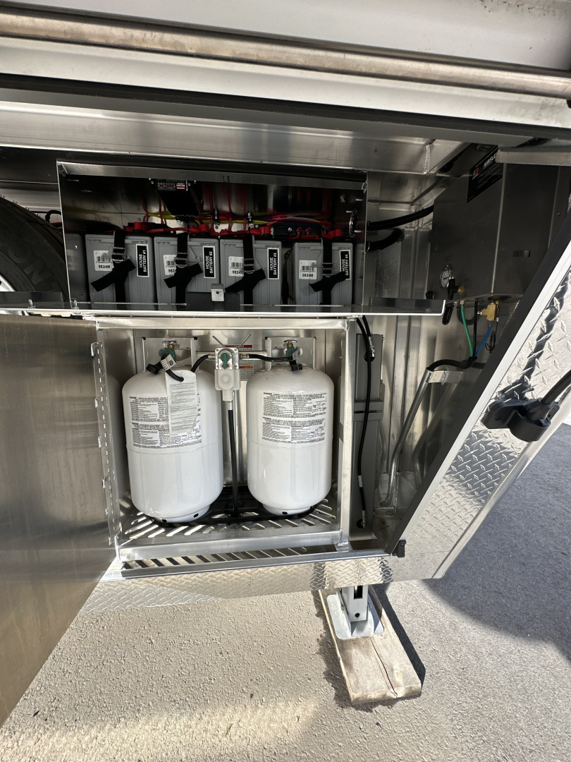 New 2026 Cimarron 4 Horse Side Load with 17'9" Living Quarter by Outlaw Conversions