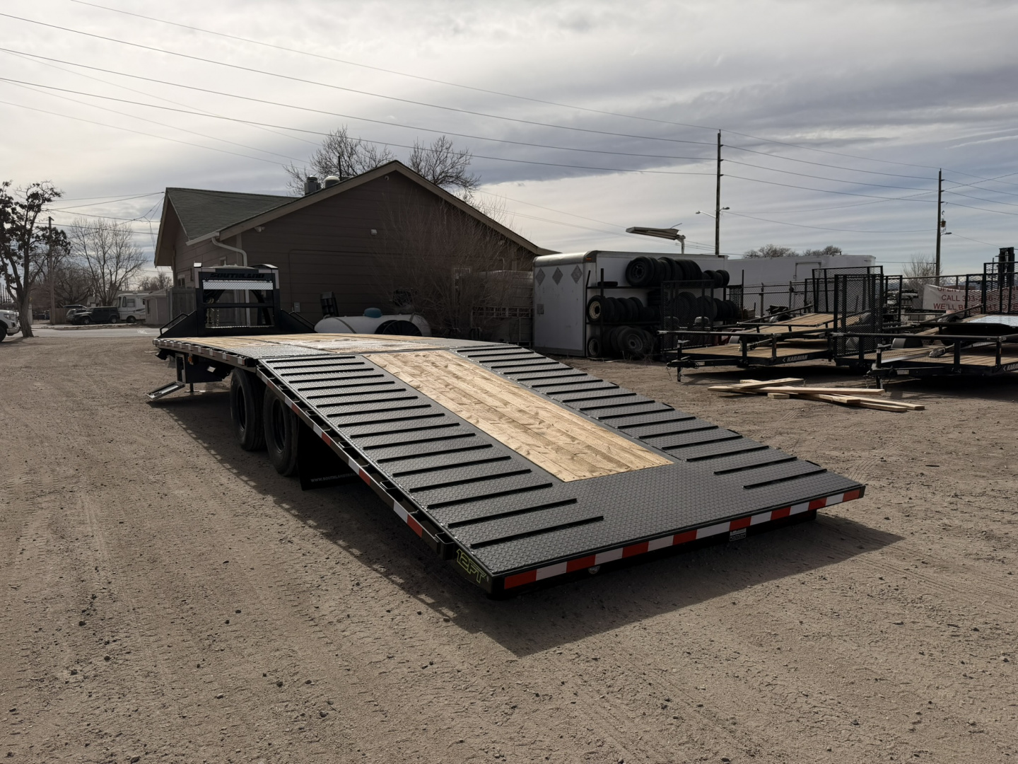 New 2026 Southland Trailers 8.5-32 Engineered Beam Gooseneck W/ Hydraulic Dovetail 29K GVWR (CHECK WEIGHT SPECS UI)