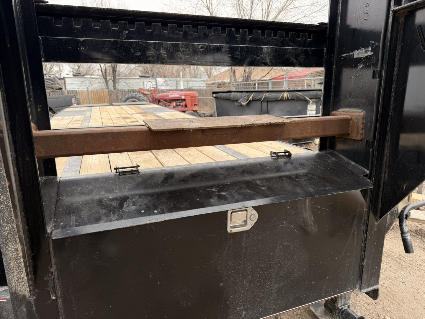 Used 2025 Diamond T 8.5-32TandemDual10KsGooseneckMAXX