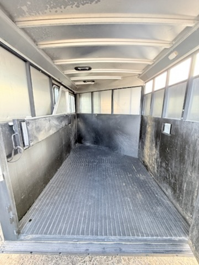 Used 2016 Logan Coach 2H CROSSFIRE BH Horse Trailer