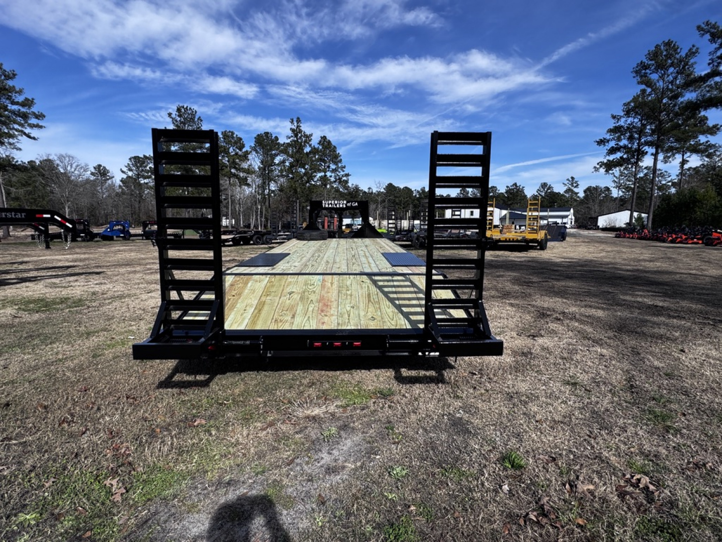 New 2026 Superior Manufacturing 8.5X24 DECKOVER GN Equipment Trailer