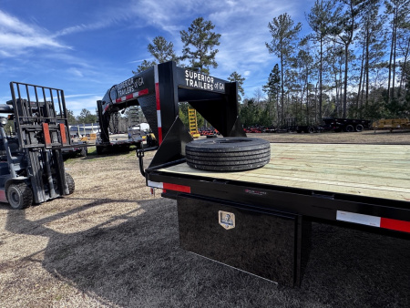 New 2026 Superior Manufacturing 8.5X24 DECKOVER GN Equipment Trailer