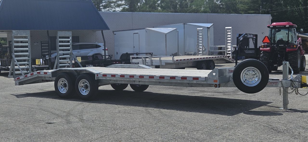 New 102X20+4 GALVANIZED DRIVEROVER EQUIPMENT TRAILER 7 K AXLES 2026 TRIUMPH