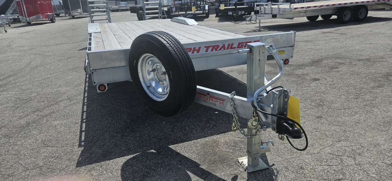New 102X20+4 GALVANIZED DRIVEROVER EQUIPMENT TRAILER 7 K AXLES 2026 TRIUMPH