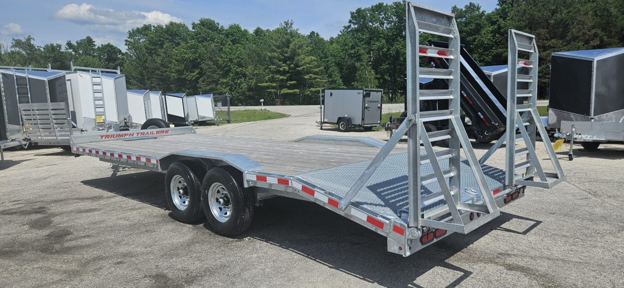 New 102X20+4 GALVANIZED DRIVEROVER EQUIPMENT TRAILER 7 K AXLES 2026 TRIUMPH