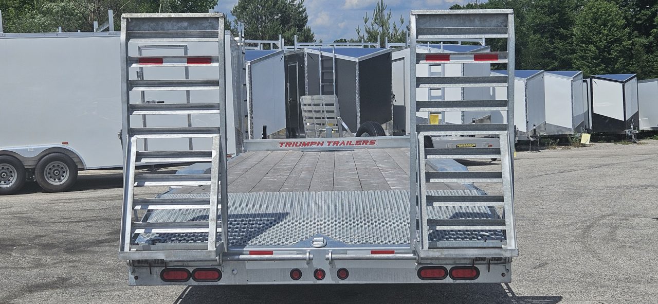 New 102X20+4 GALVANIZED DRIVEROVER EQUIPMENT TRAILER 7 K AXLES 2026 TRIUMPH