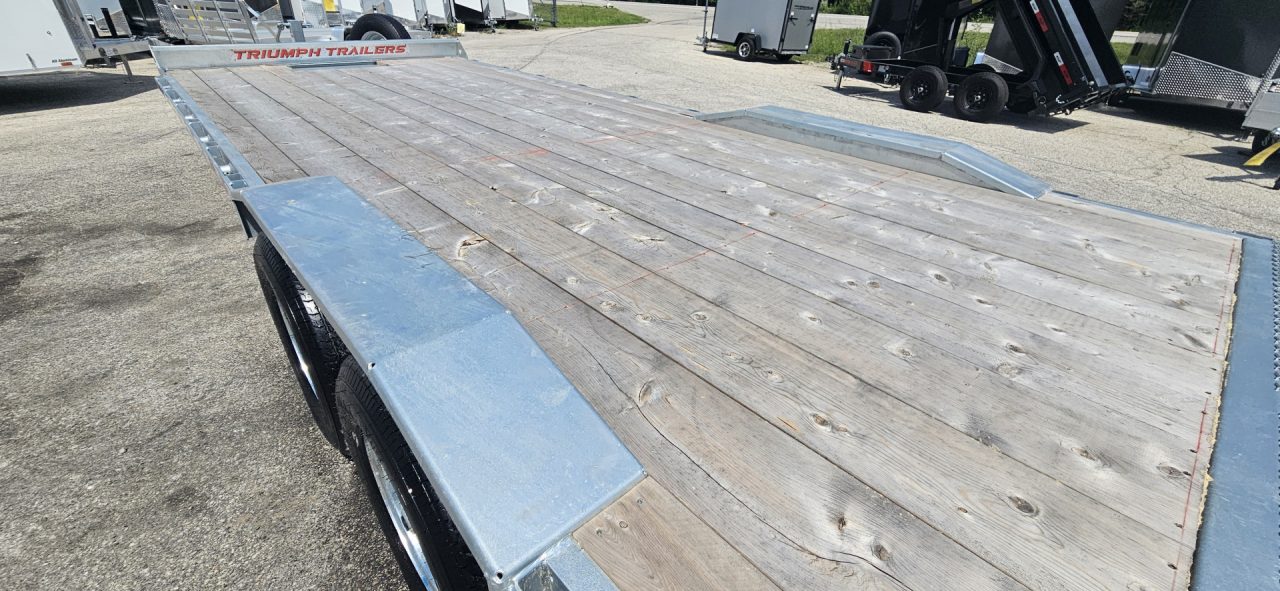 New 102X20+4 GALVANIZED DRIVEROVER EQUIPMENT TRAILER 7 K AXLES 2026 TRIUMPH