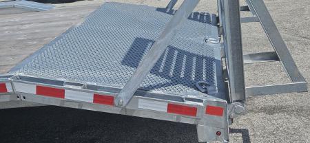 New 102X20+4 GALVANIZED DRIVEROVER EQUIPMENT TRAILER 7 K AXLES 2026 TRIUMPH