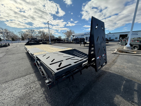 New 2026 Iron Bull 102X32 Gooseneck Bodies