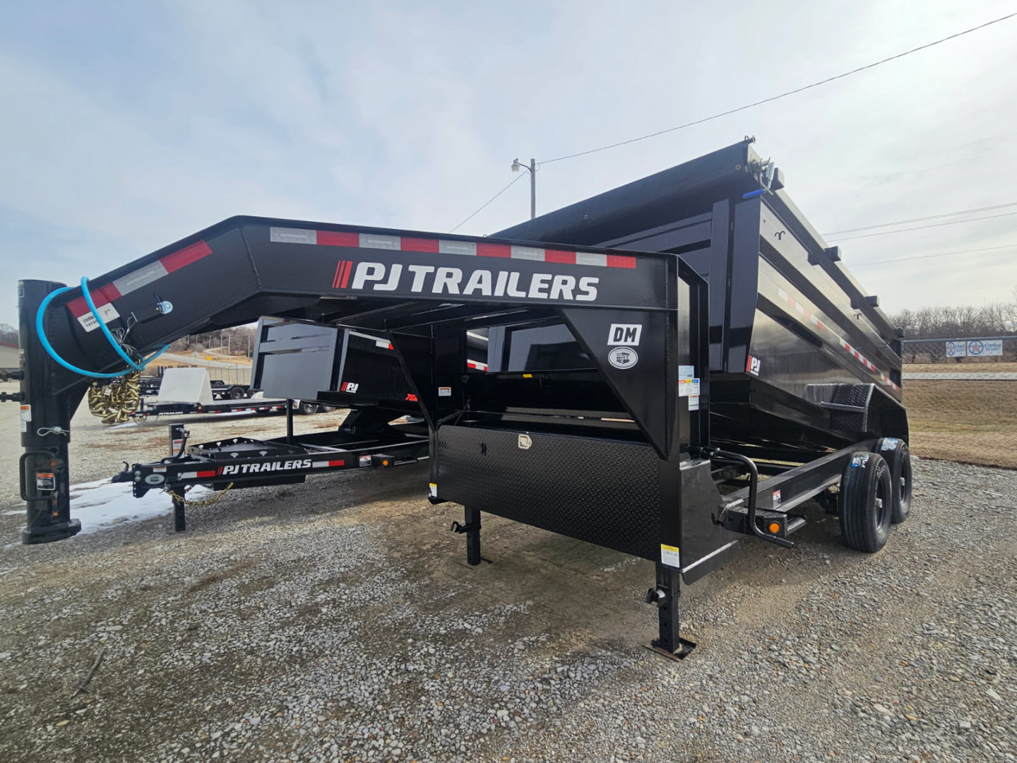 New 2025 PJ Trailers DM Dump Trailer