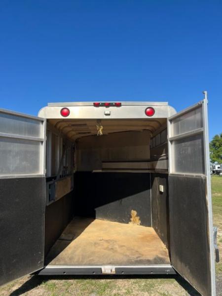 Used 2006 Circle J 2 horse slant with dressing room Horse Trailer