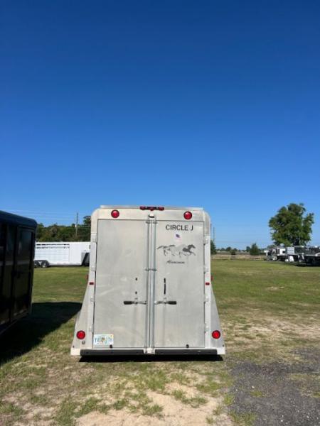 Used 2006 Circle J 2 horse slant with dressing room Horse Trailer