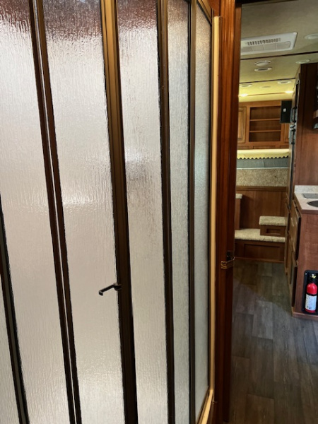 Used 2015 Shadow 3 horse w/12' lq midtack and genand midtack Horse Trailer