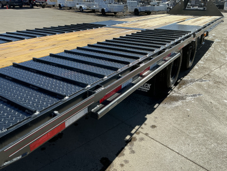 New 2026 FMAX212 HDT 32X102 Flatbed Trailer