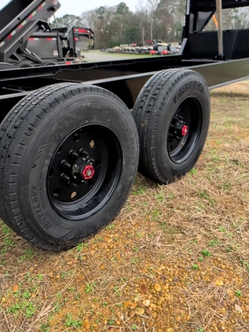 New 2026 MAXX-D DSX8320-G Dump Trailer