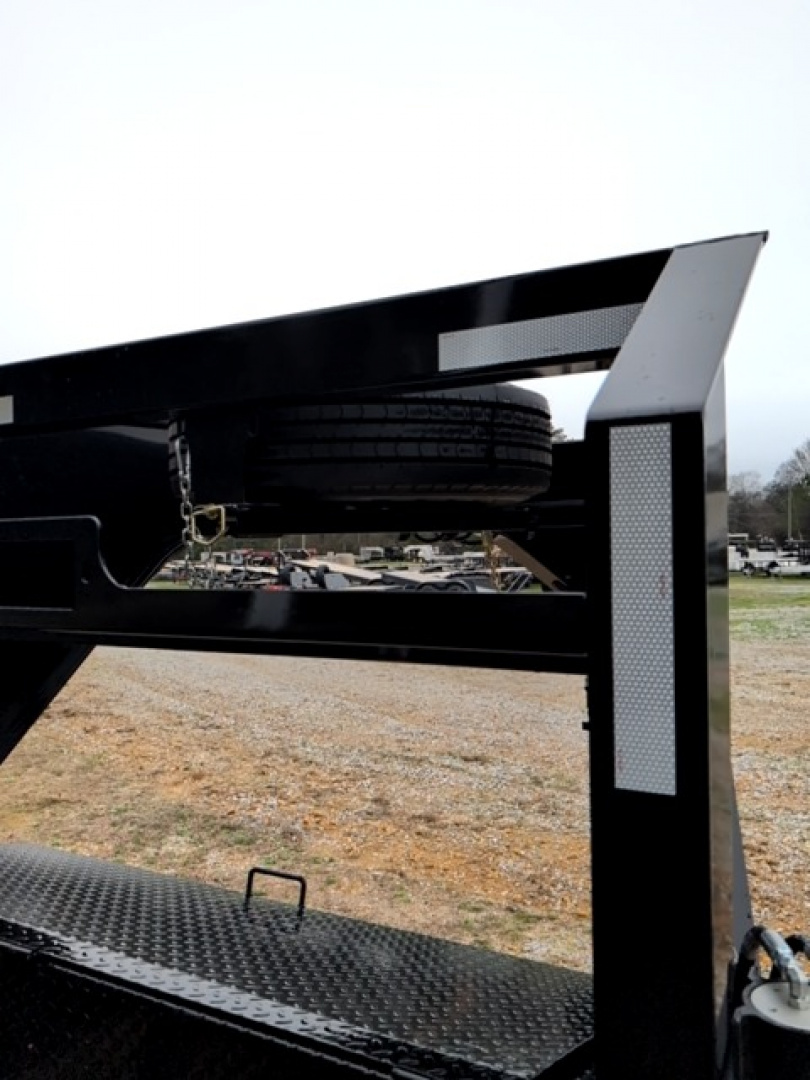 New 2026 MAXX-D DSX8320-G Dump Trailer