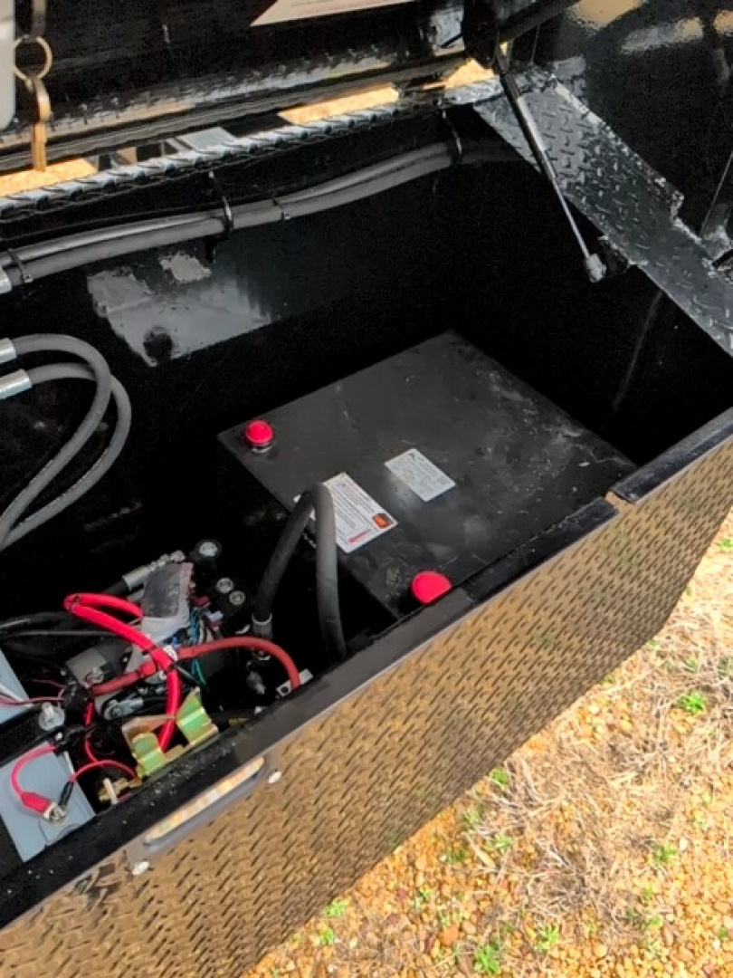 New 2026 MAXX-D DSX8320-G Dump Trailer