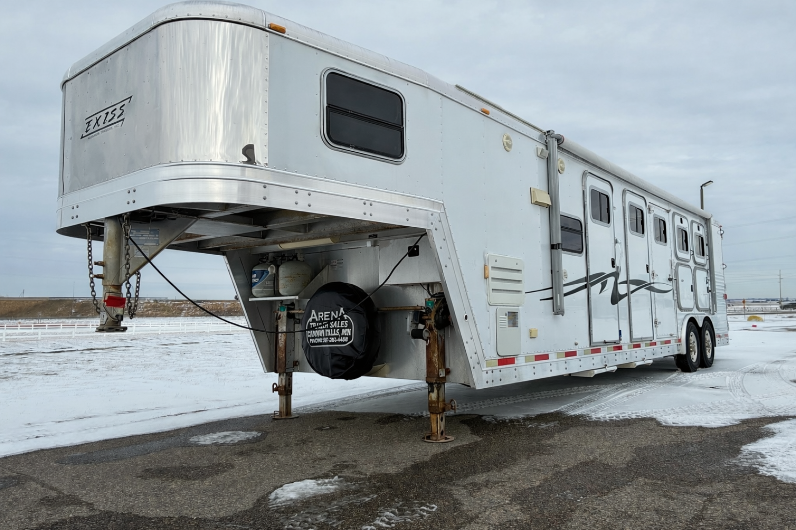 Used 2005 Exiss XT/314 LQ Horse Trailer