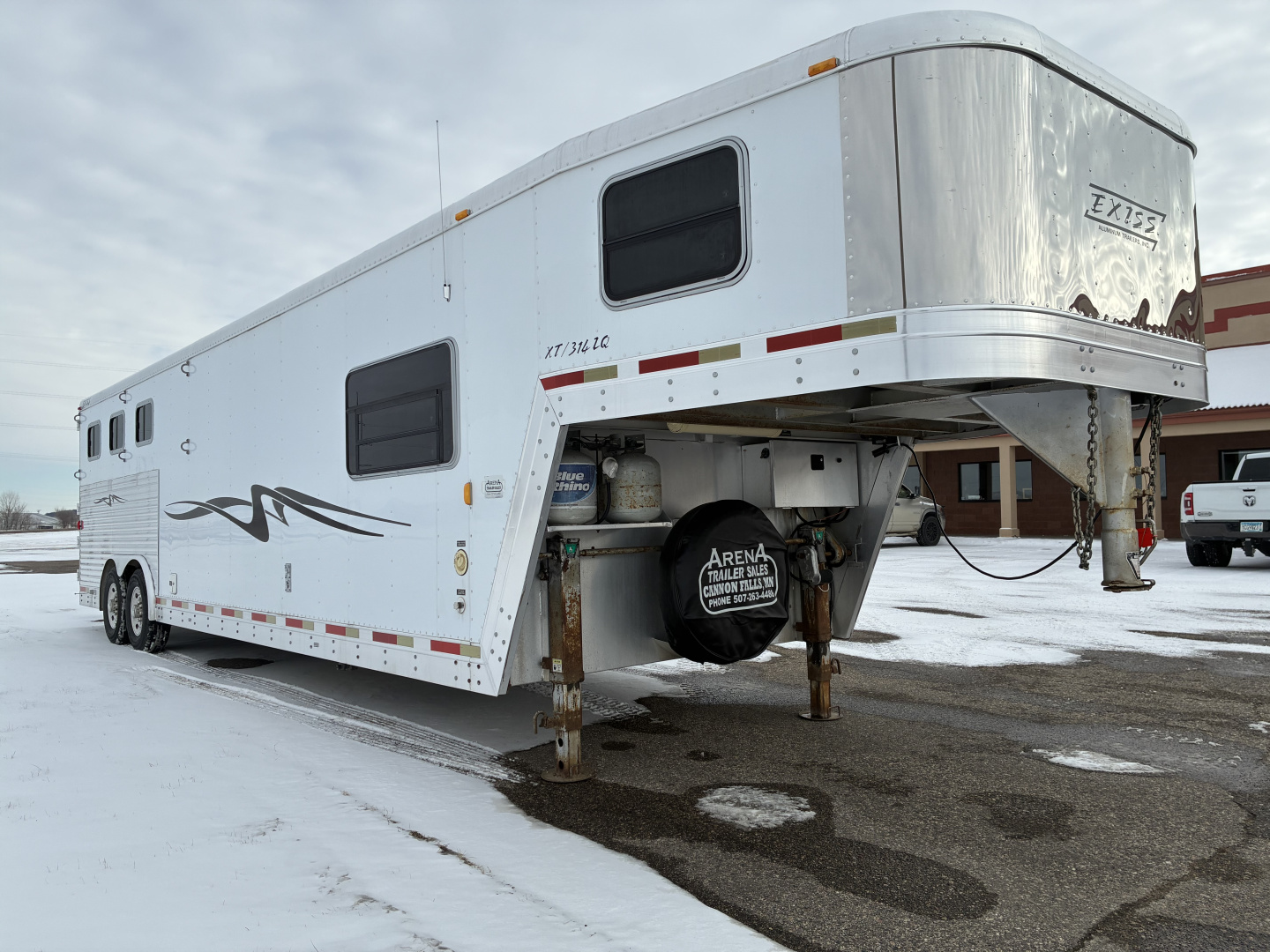 Used 2005 Exiss XT/314 LQ Horse Trailer
