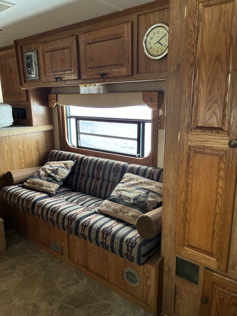 Used 2005 Exiss XT/314 LQ Horse Trailer