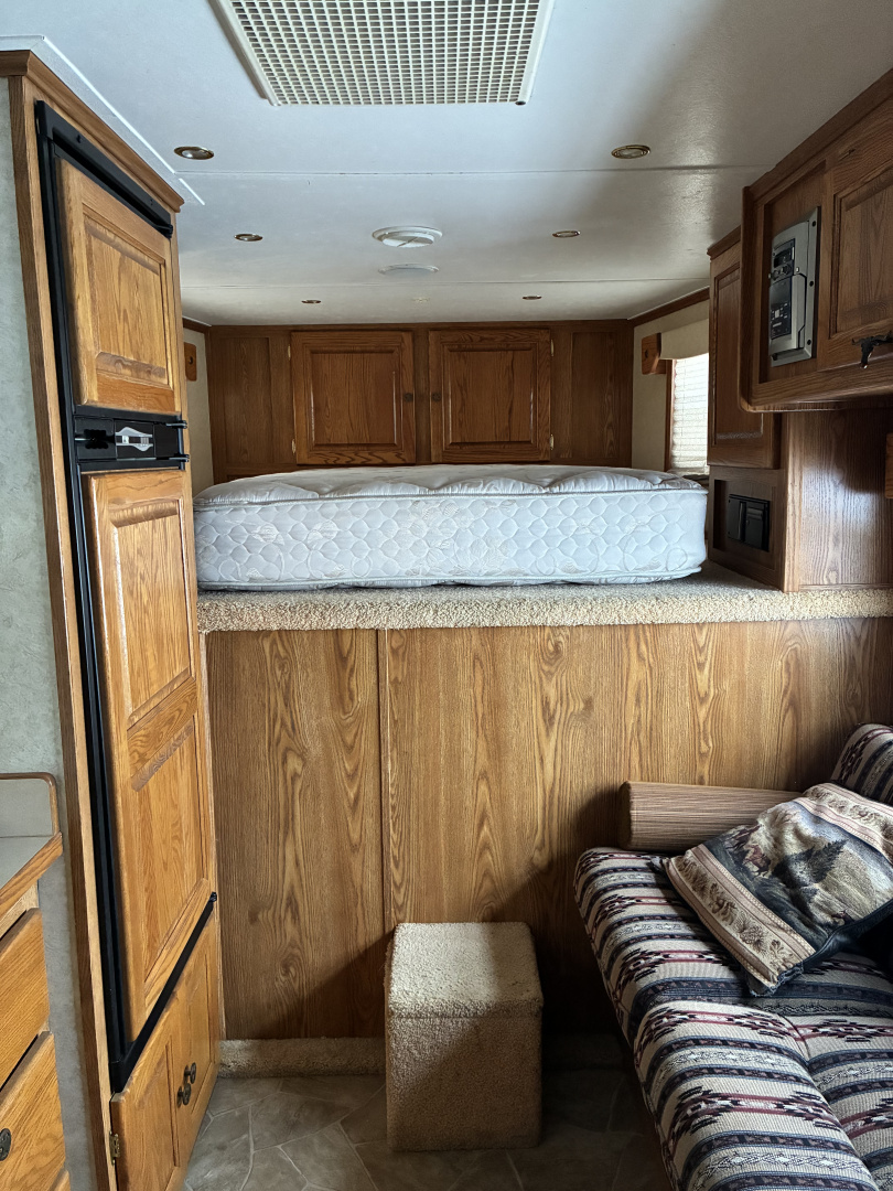 Used 2005 Exiss XT/314 LQ Horse Trailer