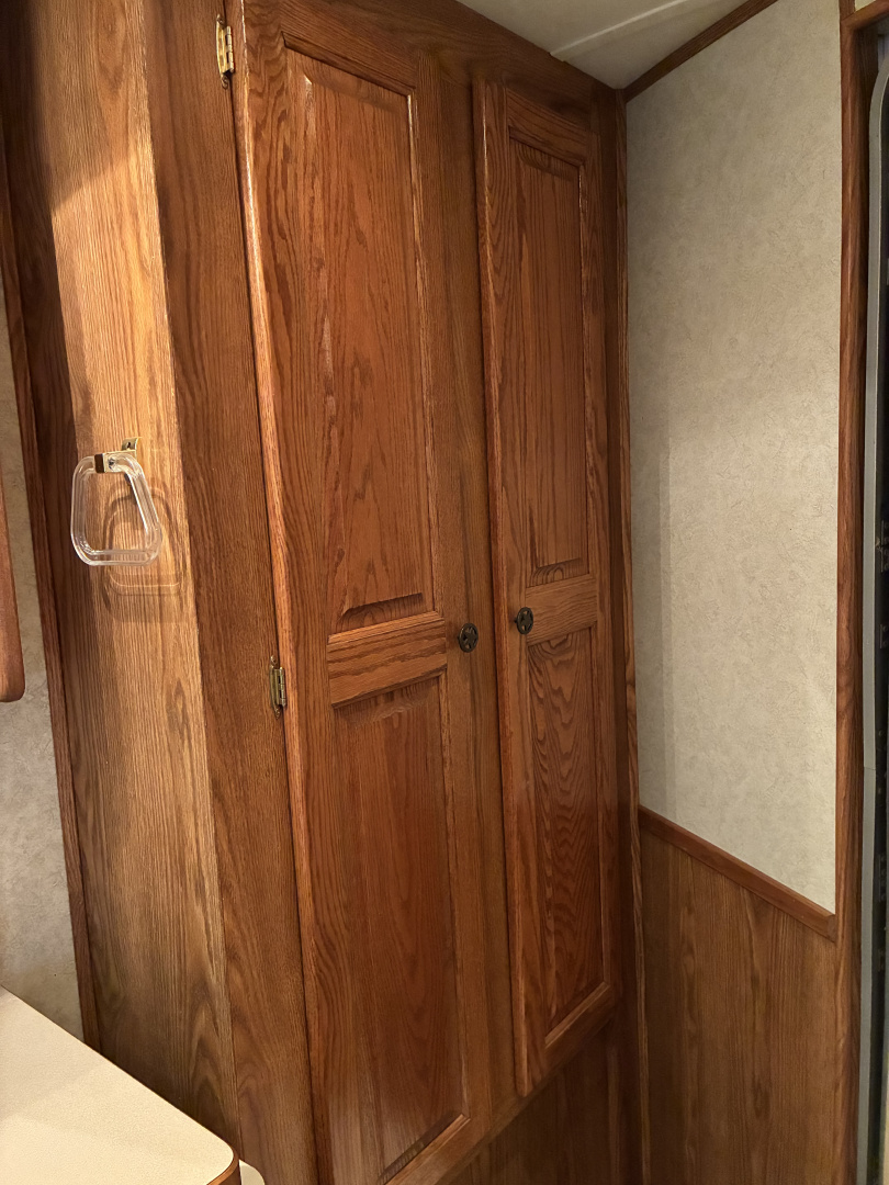 Used 2005 Exiss XT/314 LQ Horse Trailer