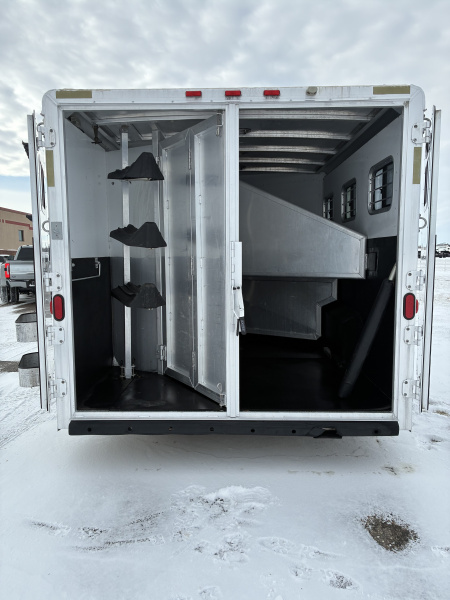 Used 2005 Exiss XT/314 LQ Horse Trailer