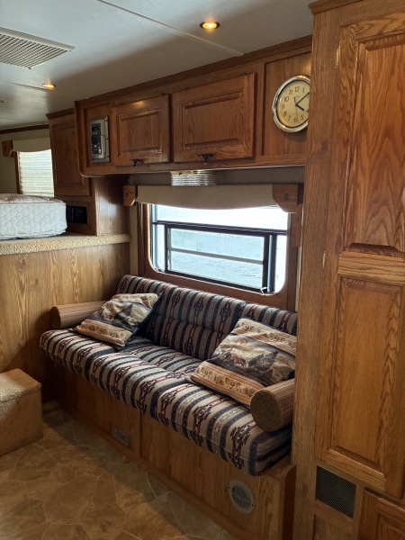 Used 2005 Exiss XT/314 LQ Horse Trailer