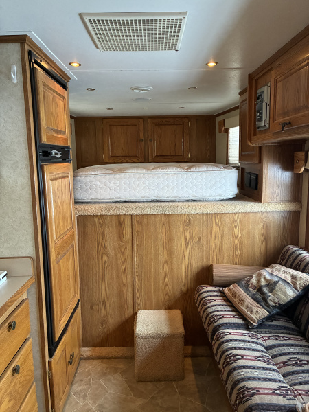 Used 2005 Exiss XT/314 LQ Horse Trailer