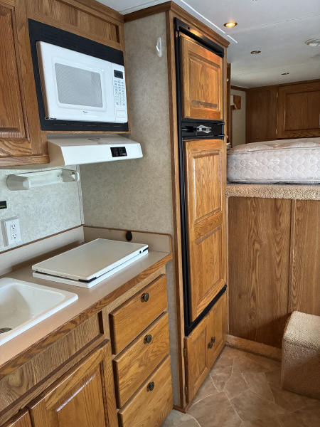 Used 2005 Exiss XT/314 LQ Horse Trailer