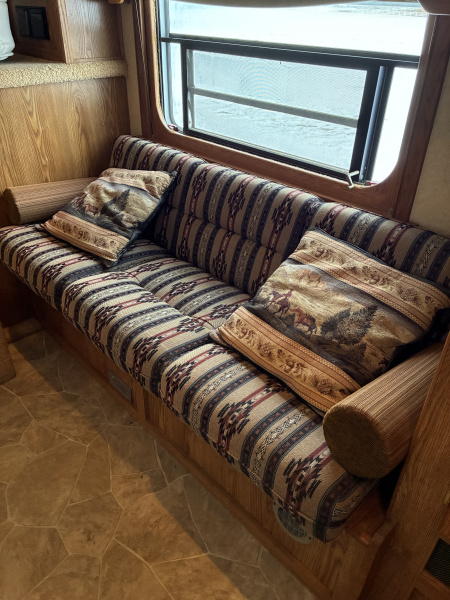 Used 2005 Exiss XT/314 LQ Horse Trailer