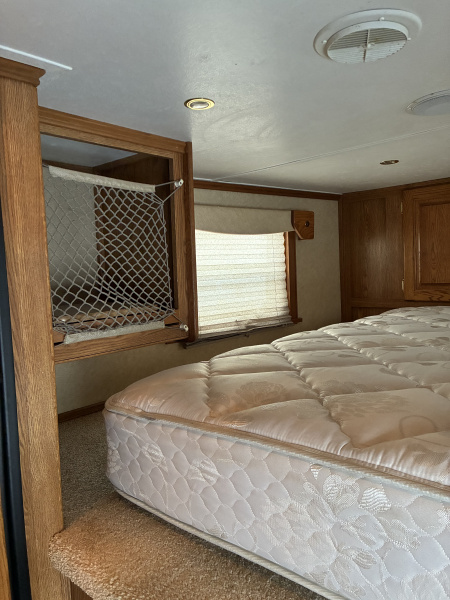 Used 2005 Exiss XT/314 LQ Horse Trailer