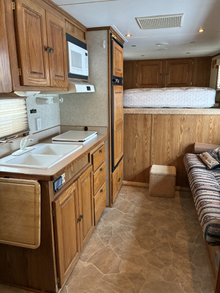 Used 2005 Exiss XT/314 LQ Horse Trailer