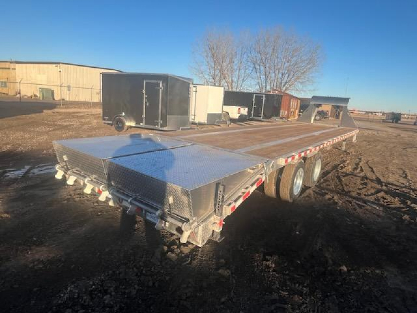 New 2025 Nordtek Trailer 32' Gooseneck Deckover w/Mega Ramps