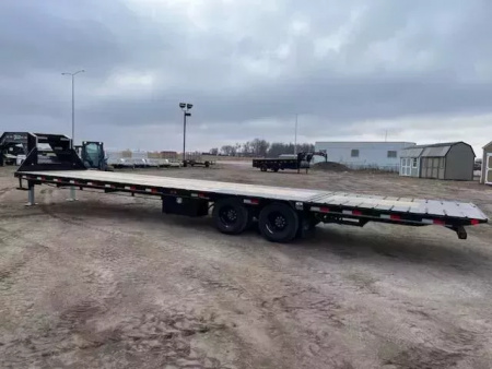 New 2025 Delco Trailers 32' Hydraulic Dove Tail Gooseneck  Flatbed Trailer