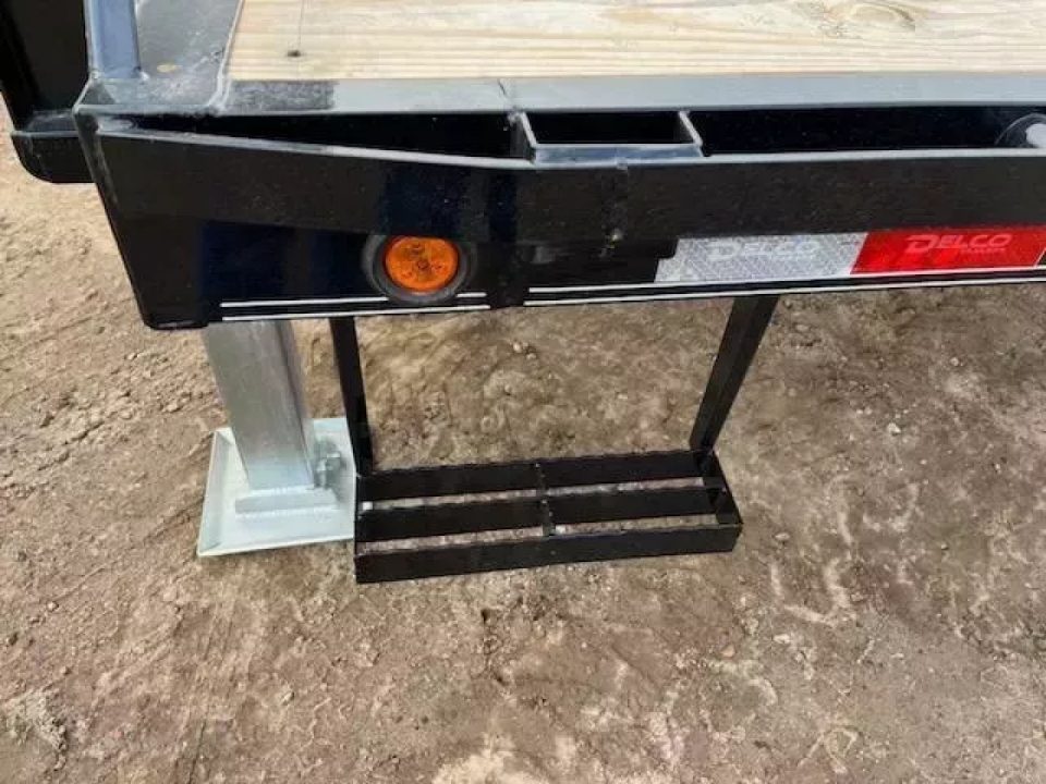 New 2025 Delco Trailers 36' Hydraulic Dove Tail Gooseneck  Flatbed Trailer