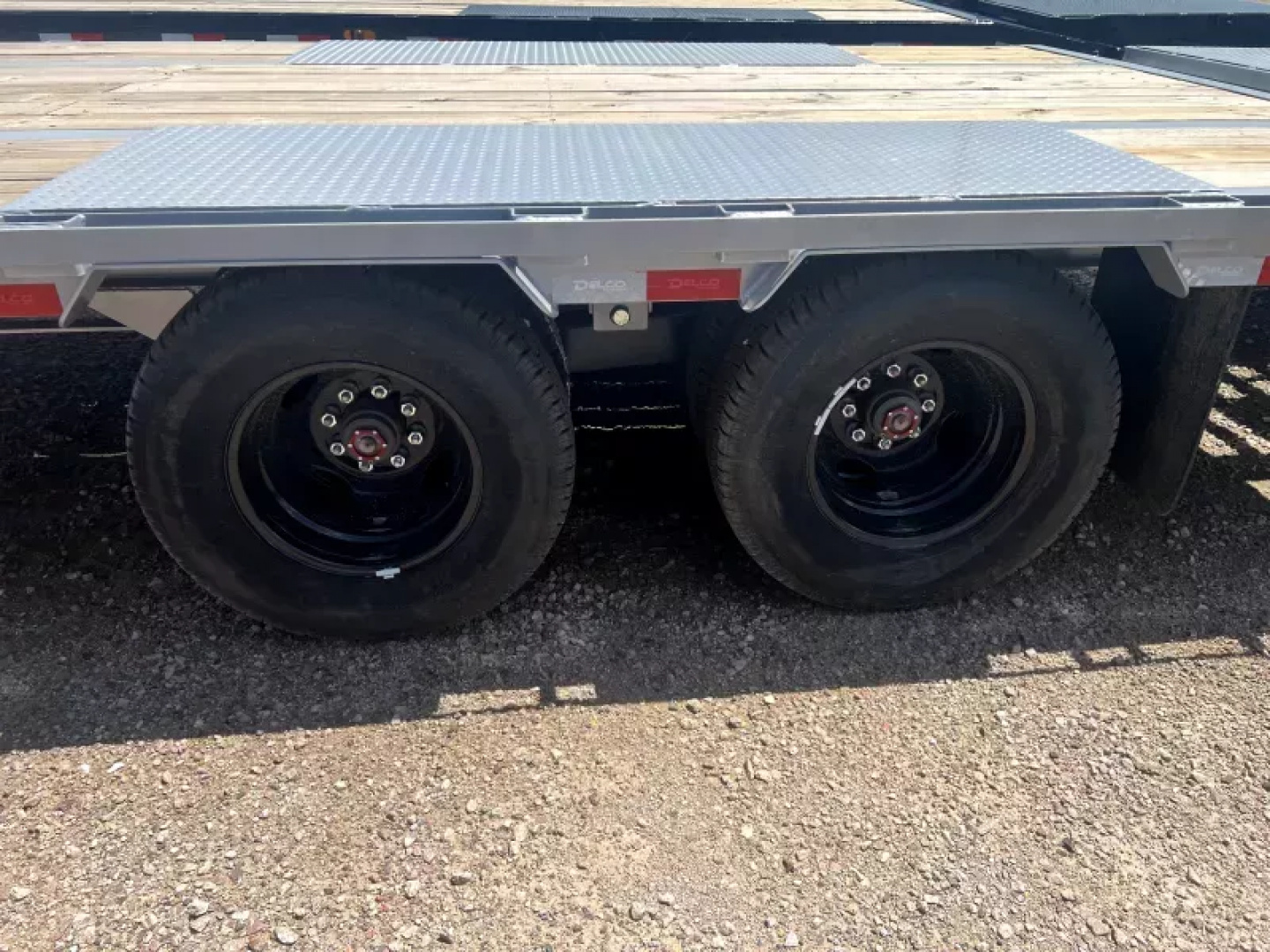 New 2026 Delco Trailers 32' Deckover w/Mega Ramps  Gooseneck  Flatbed Trailer