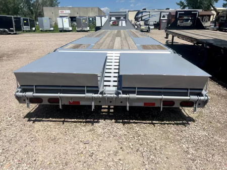 New 2026 Delco Trailers 32' Deckover w/Mega Ramps  Gooseneck  Flatbed Trailer