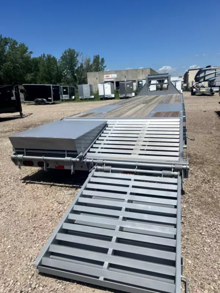 New 2026 Delco Trailers 32' Deckover w/Mega Ramps  Gooseneck  Flatbed Trailer