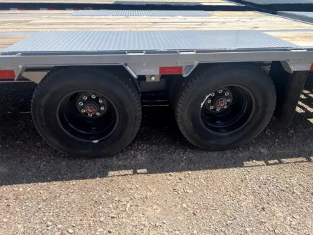 New 2026 Delco Trailers 32' Deckover w/Mega Ramps  Gooseneck  Flatbed Trailer